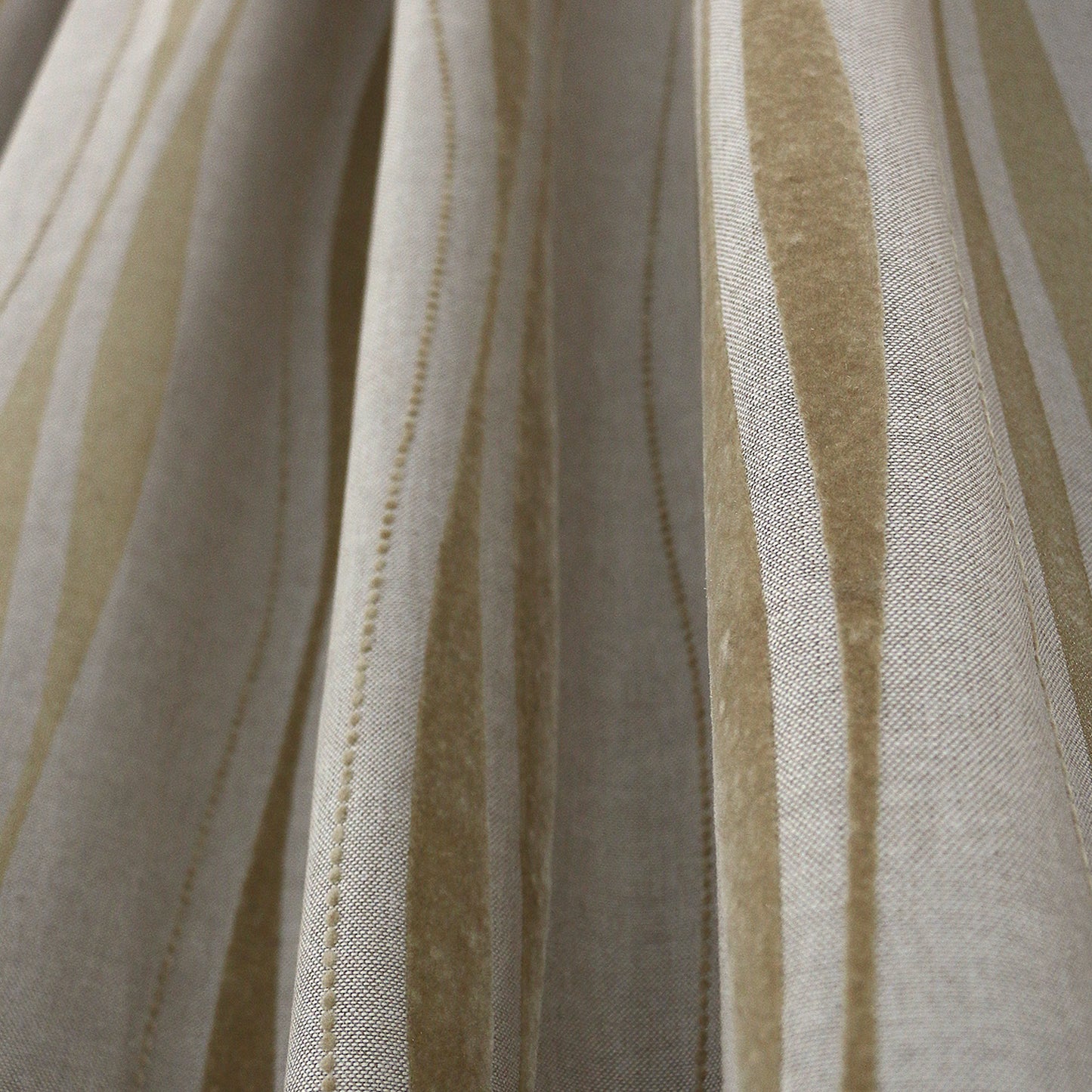 MAISON BLANCHE ΚΟΥΡΤΙΝΑ ΕΤΟΙΜΗ 145Χ270 ΡΟΣΕΣ ΨΑΘΑ ΡΙΓΕ ΧΡΥΣΟ Cot.75% -Pol.25%